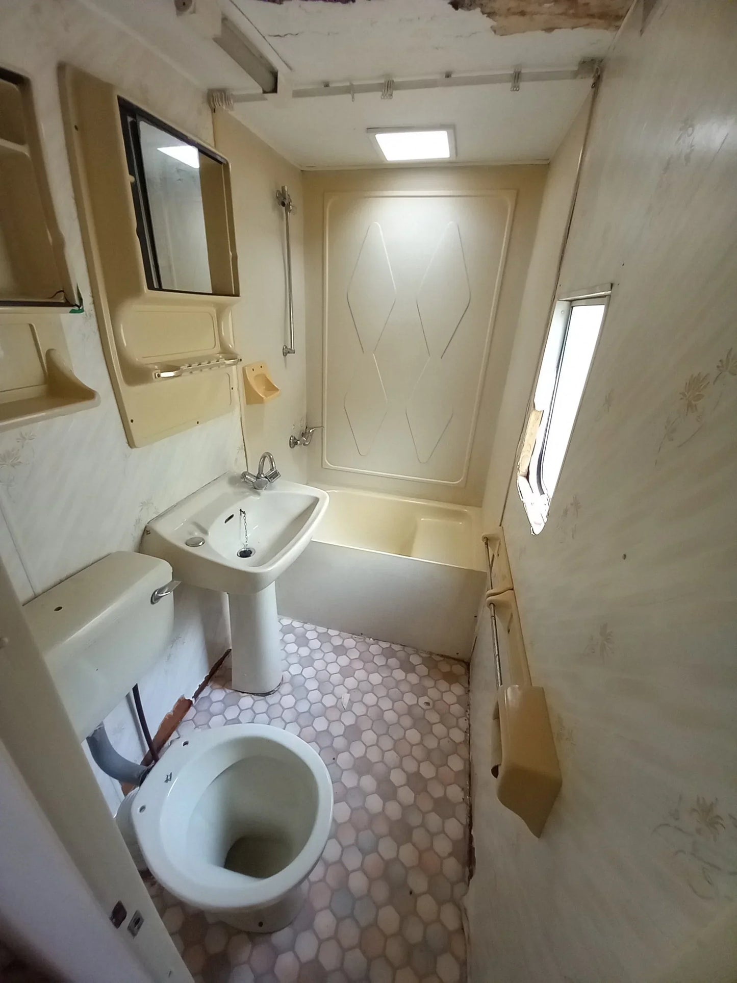 CASA MÓVEIS LKP DE 8.5X3 METROS