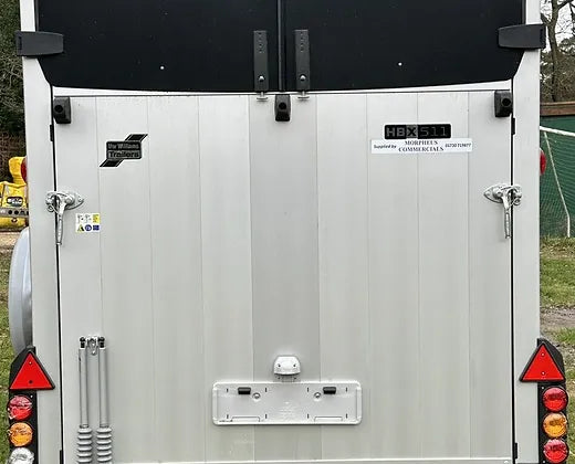 Remolque para caballos Ifor Williams HBX511 de 12 pies x 6 pies. TML